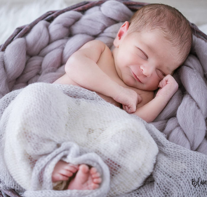 Fotografía de recién nacido en Sevilla. Newborn Javier (10 días).