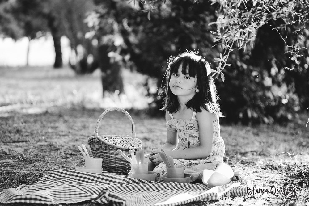 Blanca Quiroga. Fotografo familia, niños, bebes en Sevilla. Fotografia en el parque Sevilla.