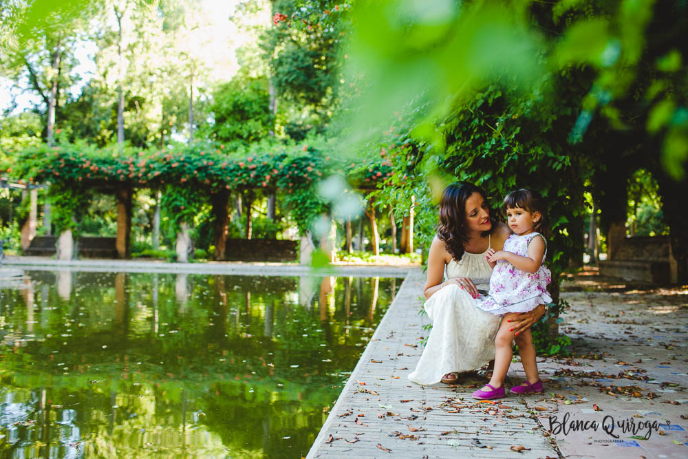 Blanca Quiroga Fotografa. Fotografo familias parque de maria luisa en Sevilla.