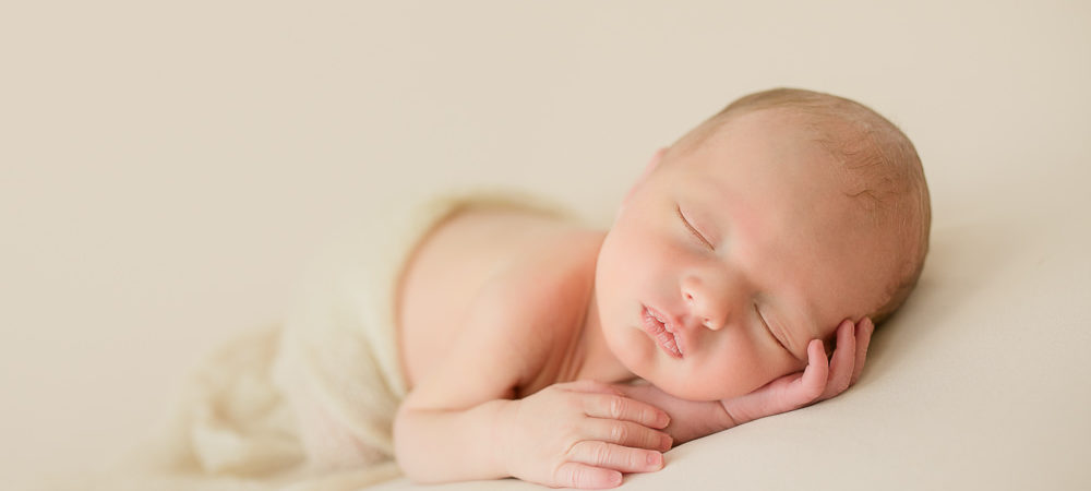 Fotografía de recién nacido en Sevilla. Newborn bebé 11 días.