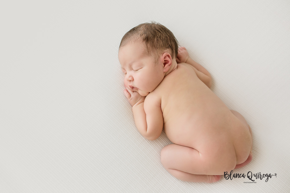 Blanca Quiroga. Fotografia de recién nacido, Newborn, bebe en estudio Sevilla