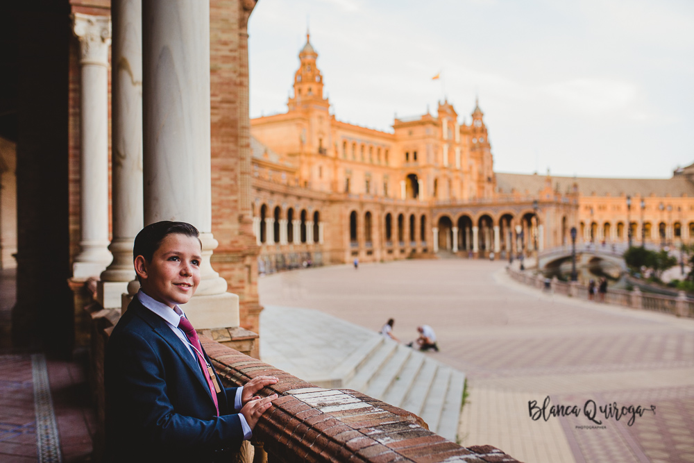 Blanca Quiroga. Fotografia comunion plaza de España y parque Maria Luisa en Sevilla