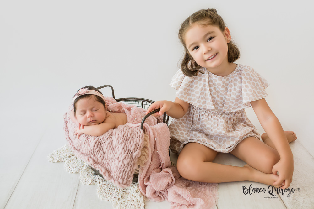 Blanca Quiroga. Fotografia bebe, recien nacido, newborn estudio en Sevilla