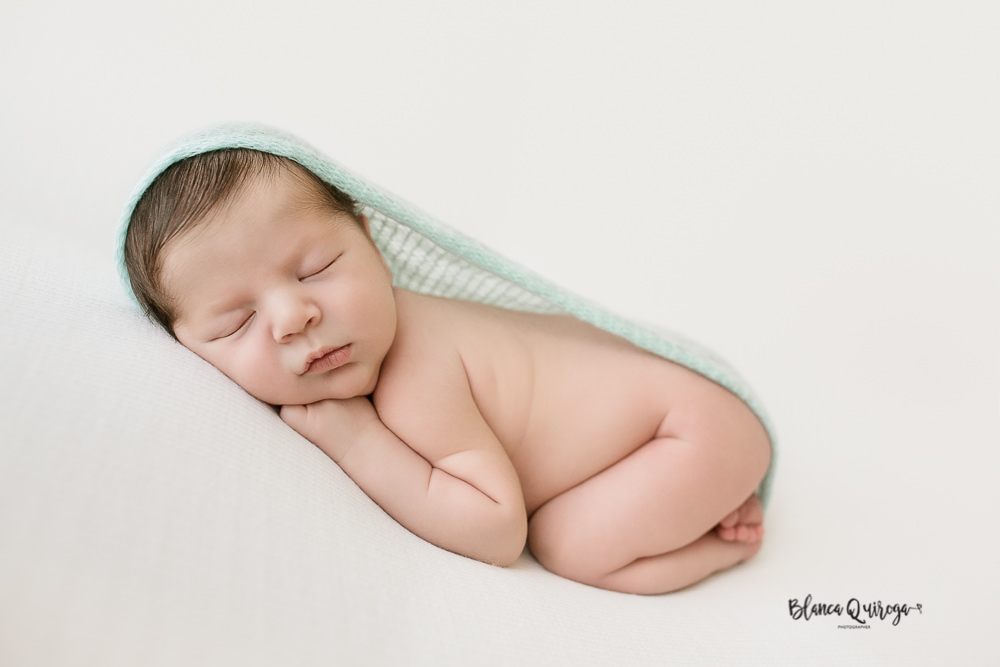 Blanca Quiroga. Fotografia bebe, Newborn, recién nacido estudio en Sevilla
