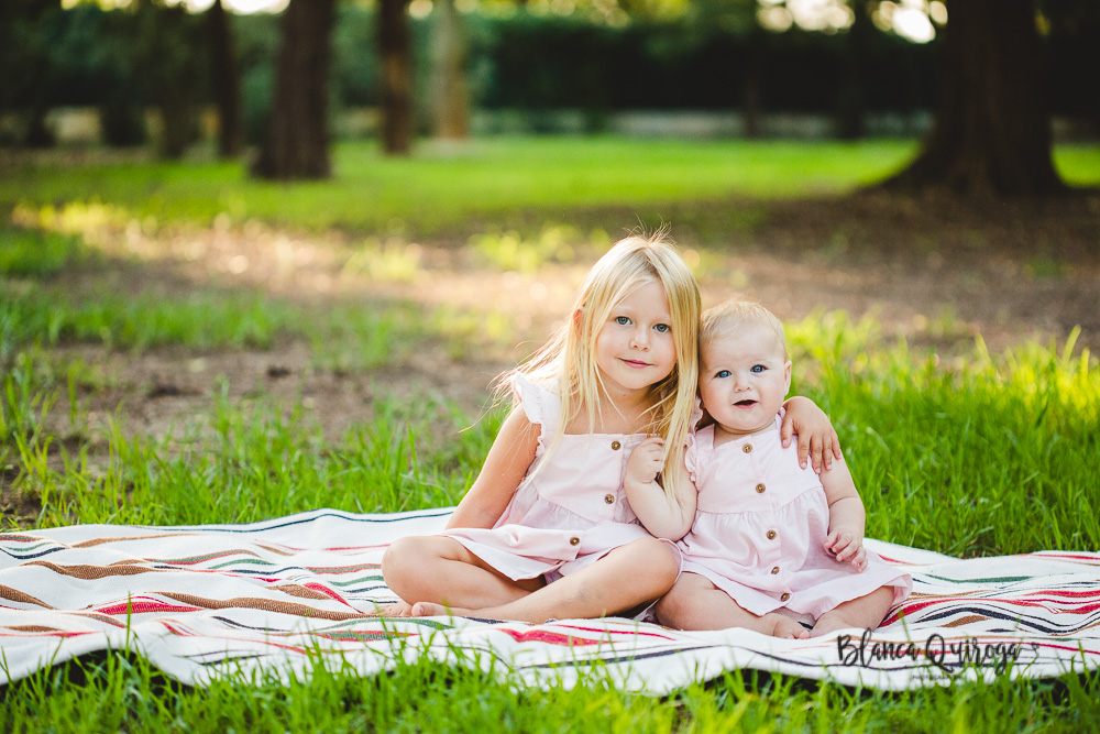 Blanca Quiroga. Fotografía familia en el parque Sevilla
