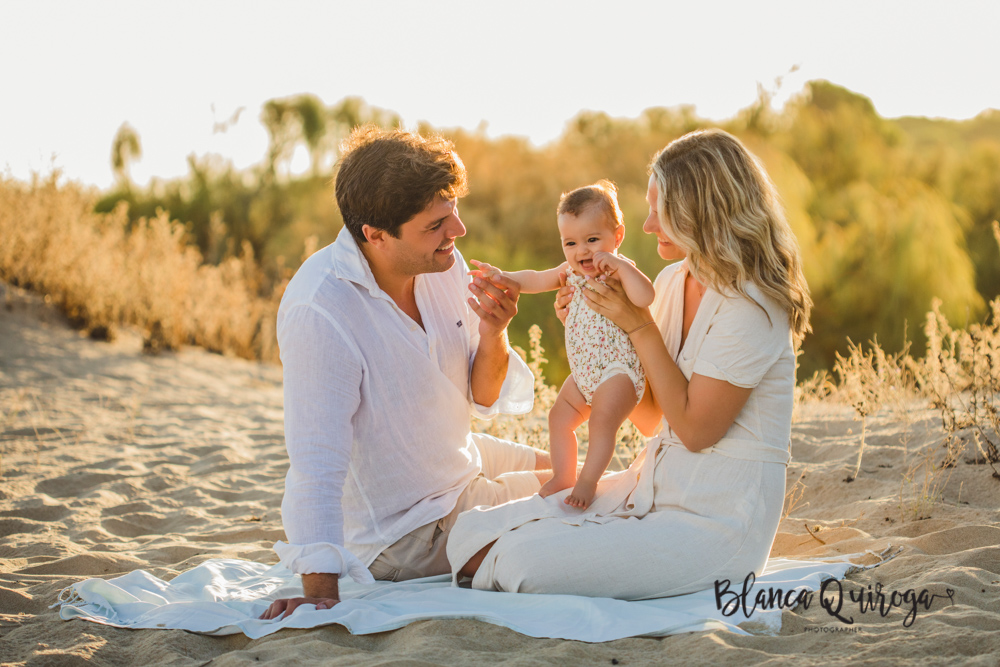 Blanca Quiroga. Fotografía de familia en la playa. Huelva.