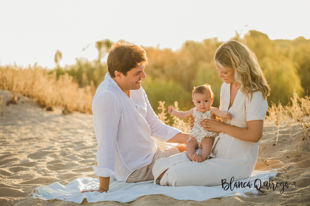 Blanca Quiroga. Fotografía de familia en la playa. Huelva.
