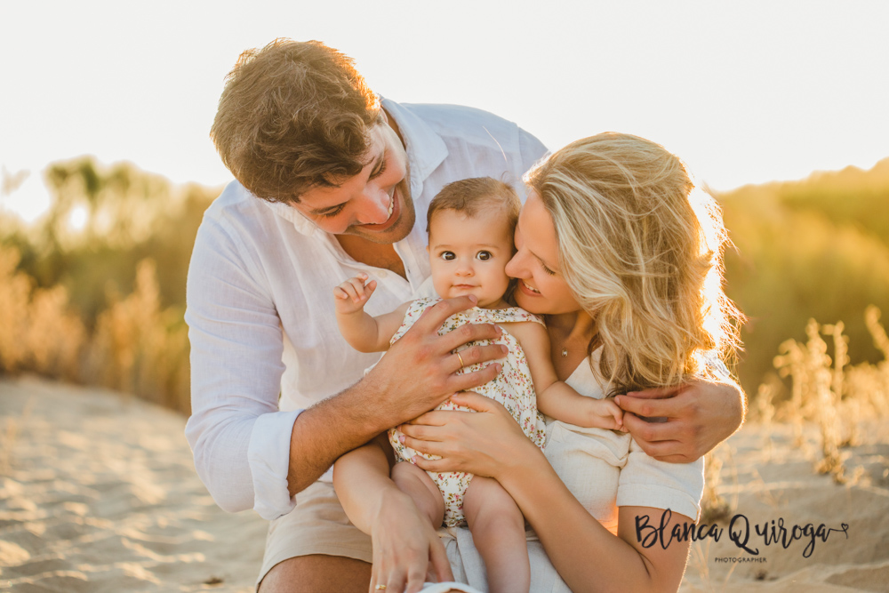 Blanca Quiroga. Fotografía de familia en la playa. Huelva.