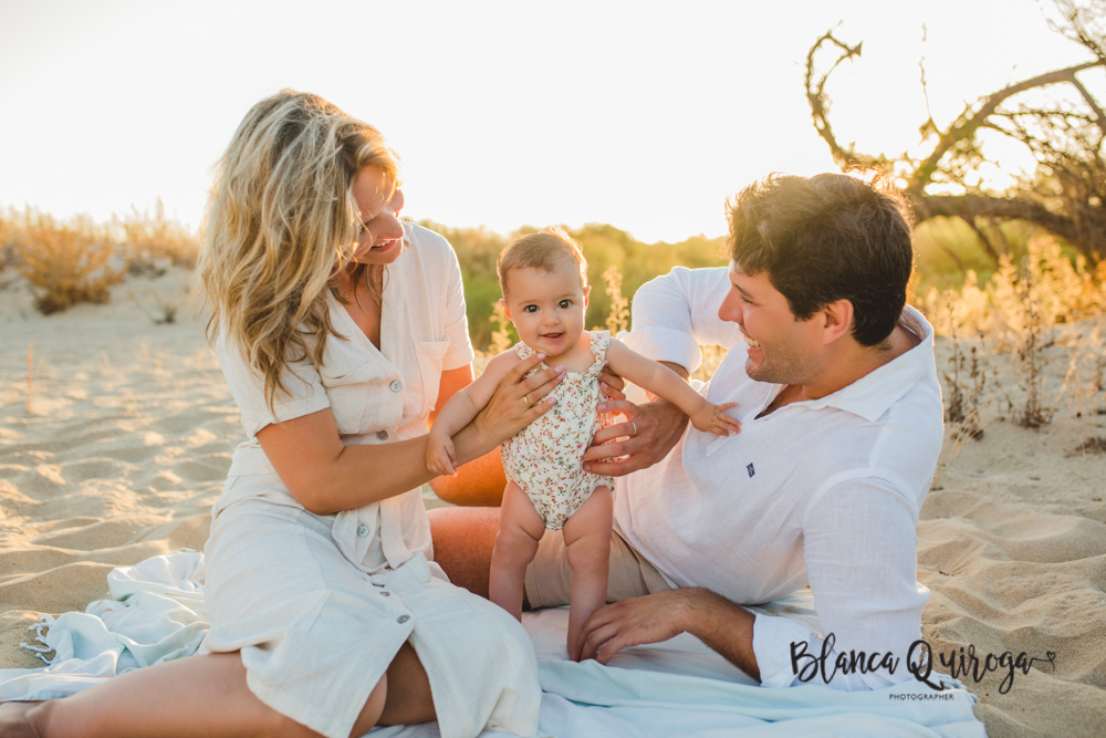 Blanca Quiroga. Fotografía de familia en la playa. Huelva.