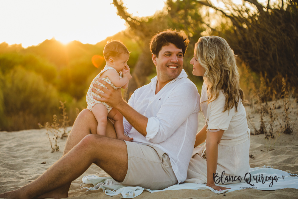 Blanca Quiroga. Fotografía de familia en la playa. Huelva.