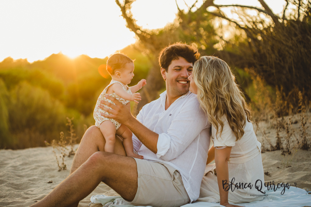Blanca Quiroga. Fotografía de familia en la playa. Huelva.