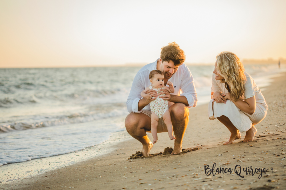Blanca Quiroga. Fotografía de familia en la playa. Huelva.
