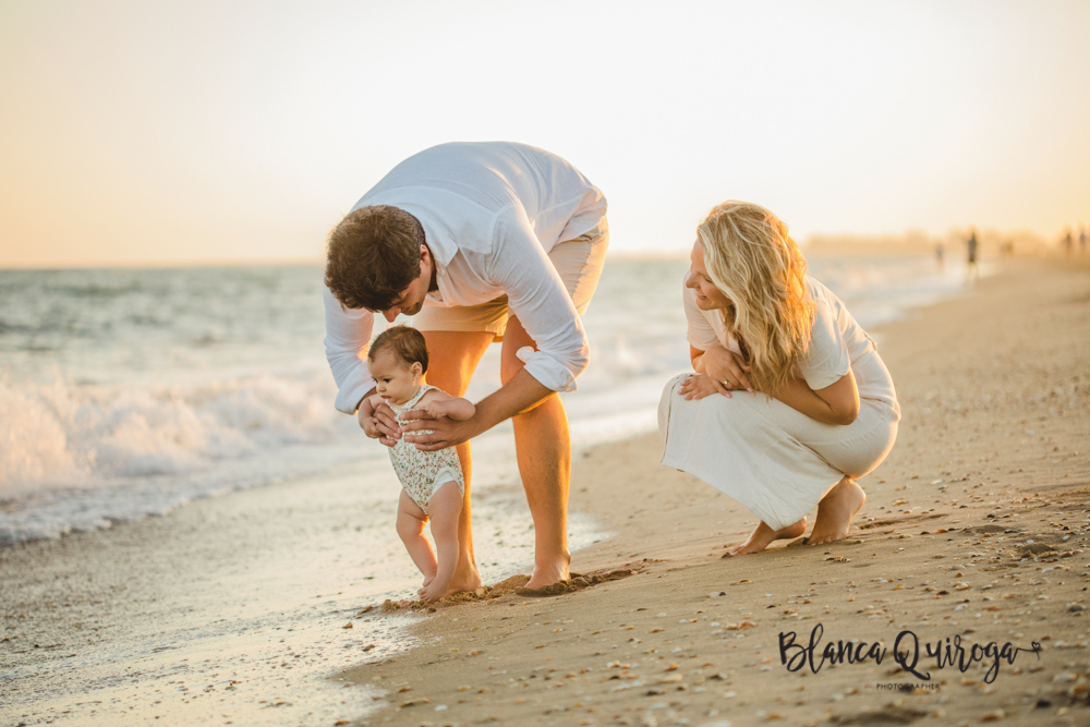 Blanca Quiroga. Fotografía de familia en la playa. Huelva.