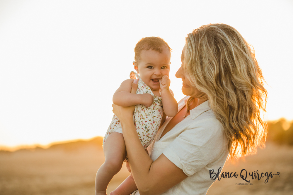 Blanca Quiroga. Fotografía de familia en la playa. Huelva.