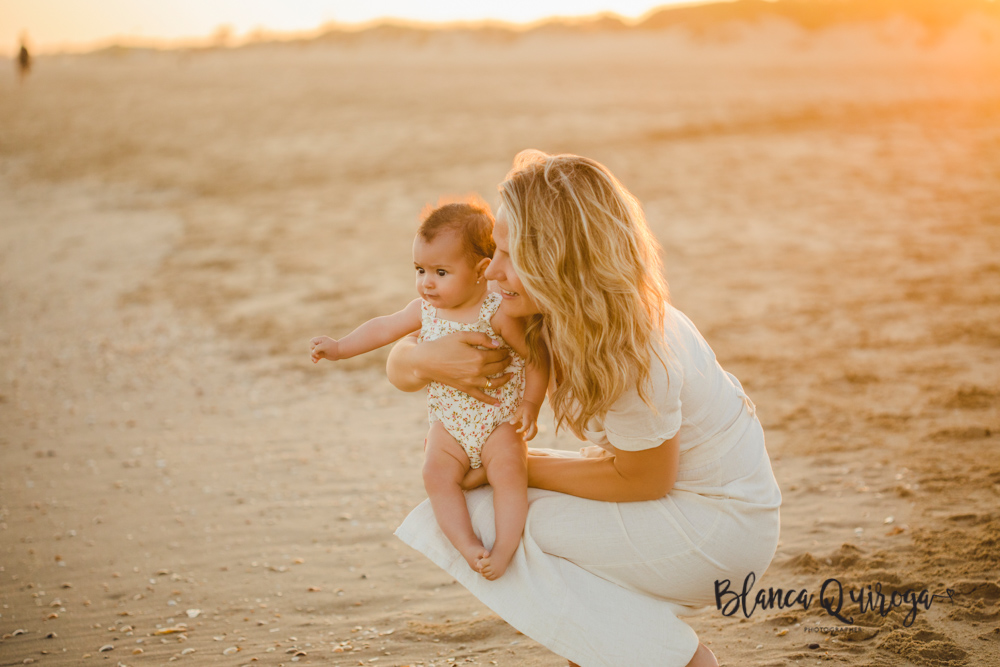 Blanca Quiroga. Fotografía de familia en la playa. Huelva.