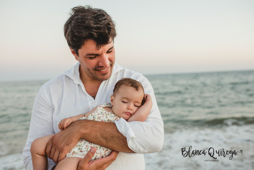 Blanca Quiroga. Fotografía de familia en la playa. Huelva.