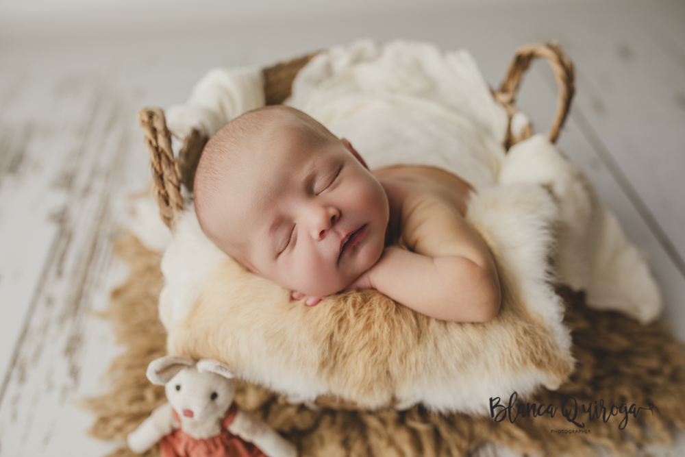 Blanca Quiroga. Fotografía recién nacido, Newborn, bebe, estudio en Sevilla
