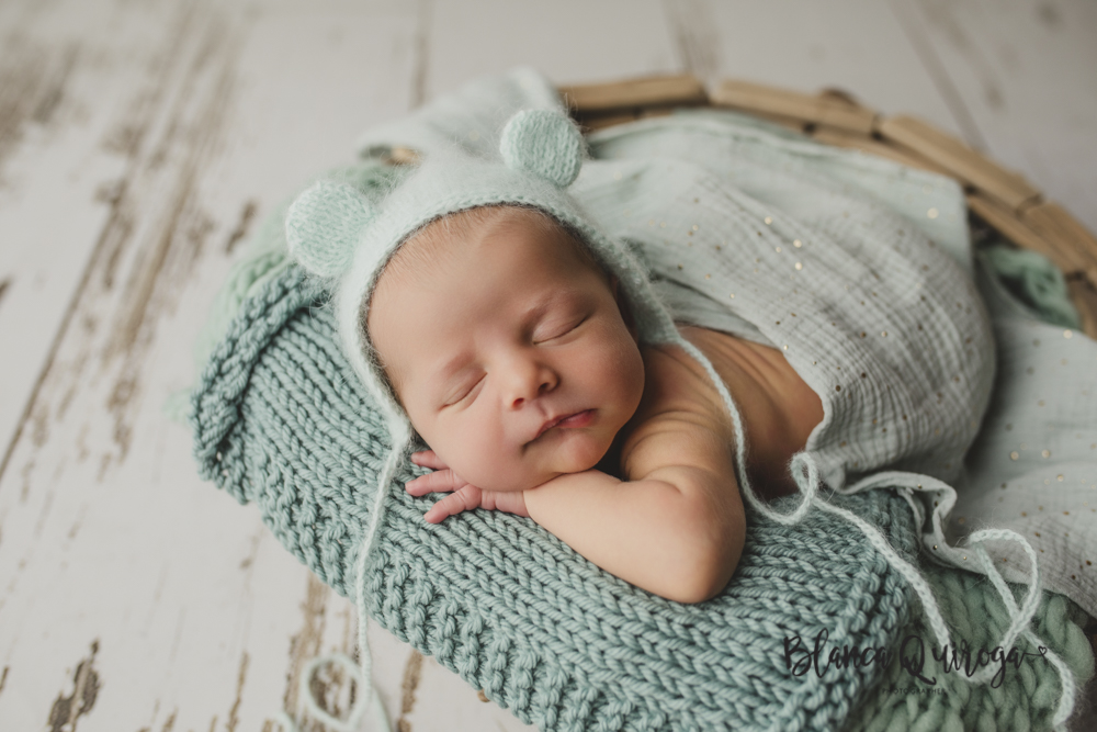 Blanca Quiroga. Fotografía recién nacido, Newborn, bebe, estudio en Sevilla