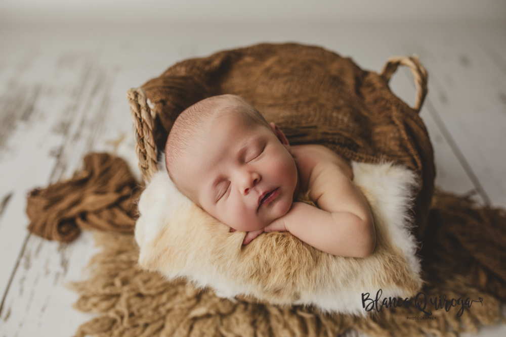 Blanca Quiroga. Fotografía recién nacido, Newborn, bebe, estudio en Sevilla