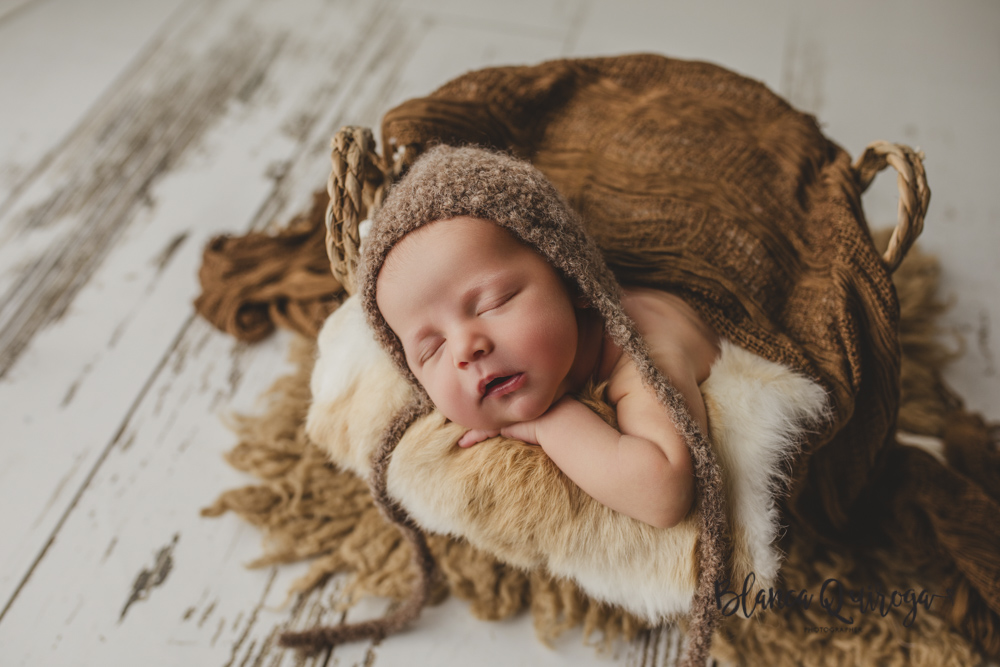 Blanca Quiroga. Fotografía recién nacido, Newborn, bebe, estudio en Sevilla