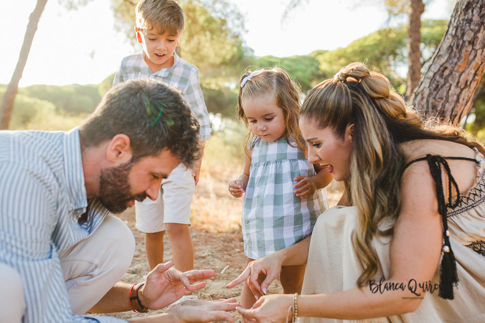 Blanca Quiroga. Fotografía familia en la playa. Huelva