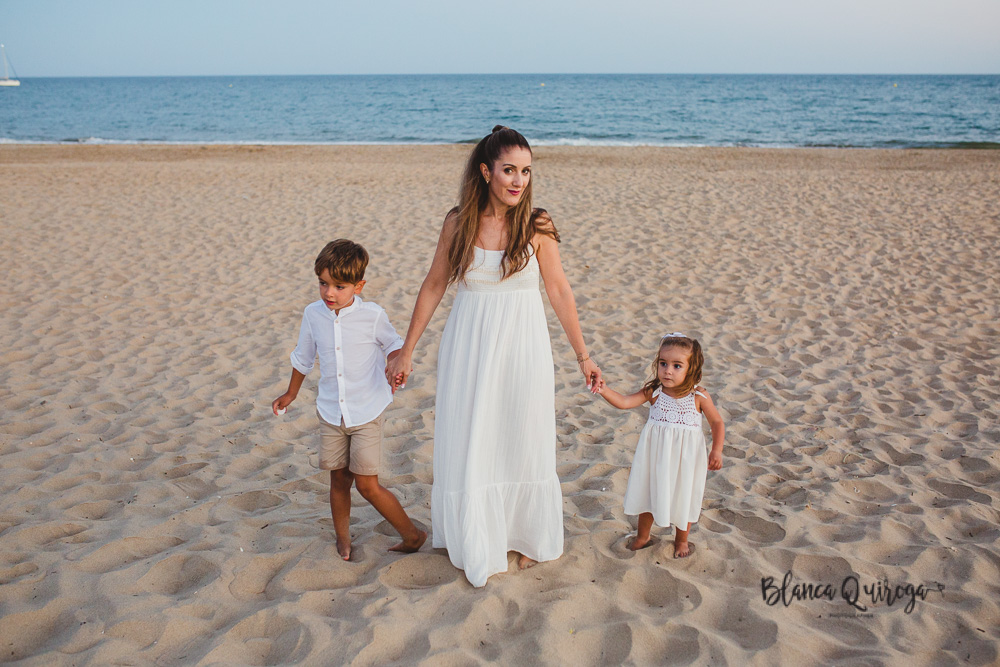 Blanca Quiroga. Fotografía familia en la playa. Huelva