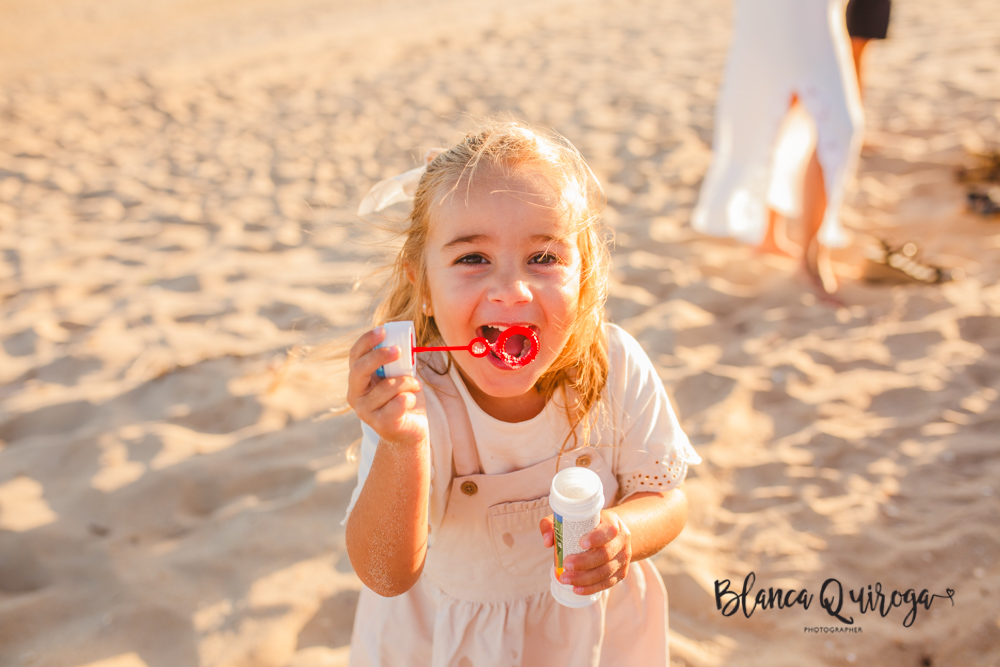 Blanca Quiroga. Fotografía en la playa Andalucia Directo.
