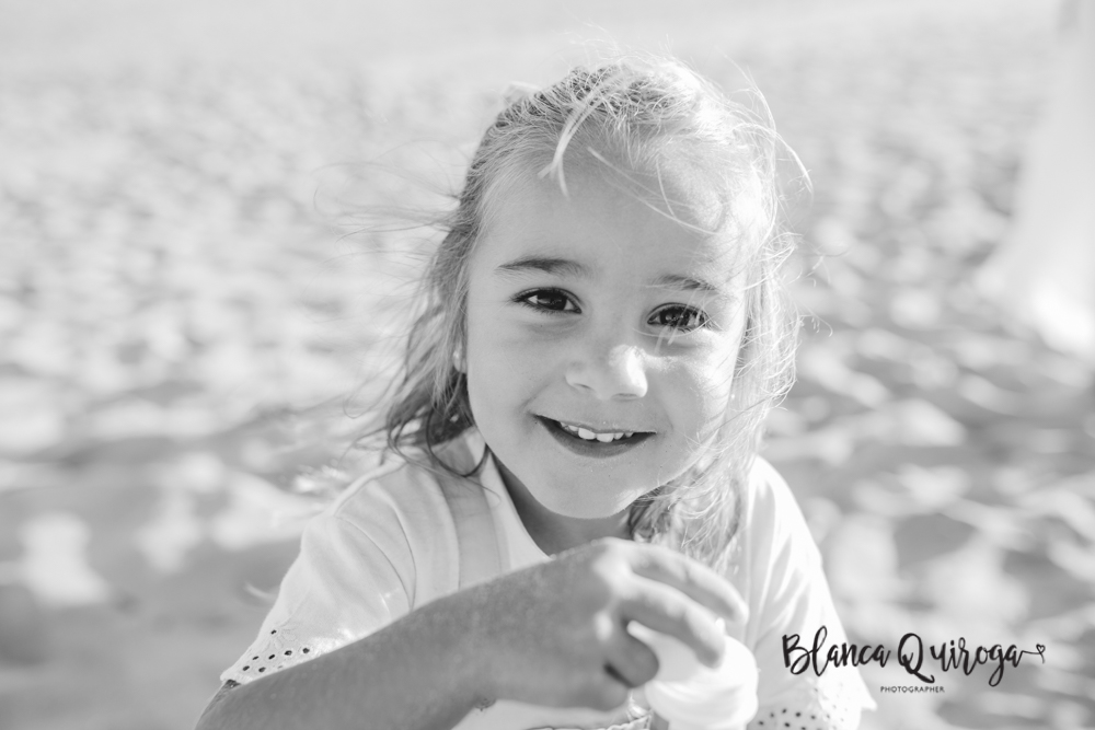 Blanca Quiroga. Fotografía en la playa Andalucia Directo.