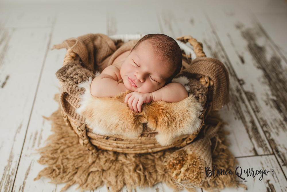 Blanca Quiroga. Fotografía bebe, recién nacido, Newborn estudio sevilla