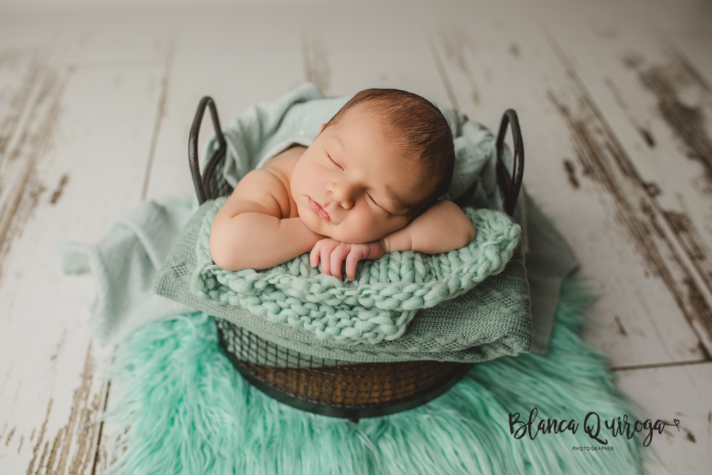 Blanca Quiroga. Fotografía bebe, recién nacido, Newborn estudio sevilla