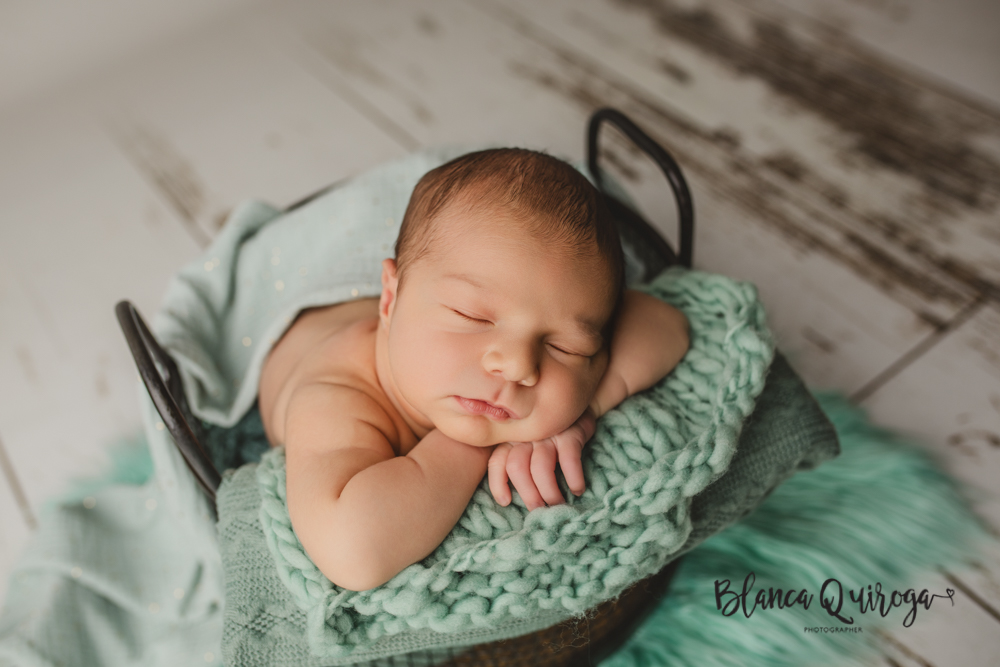 Blanca Quiroga. Fotografía bebe, recién nacido, Newborn estudio sevilla