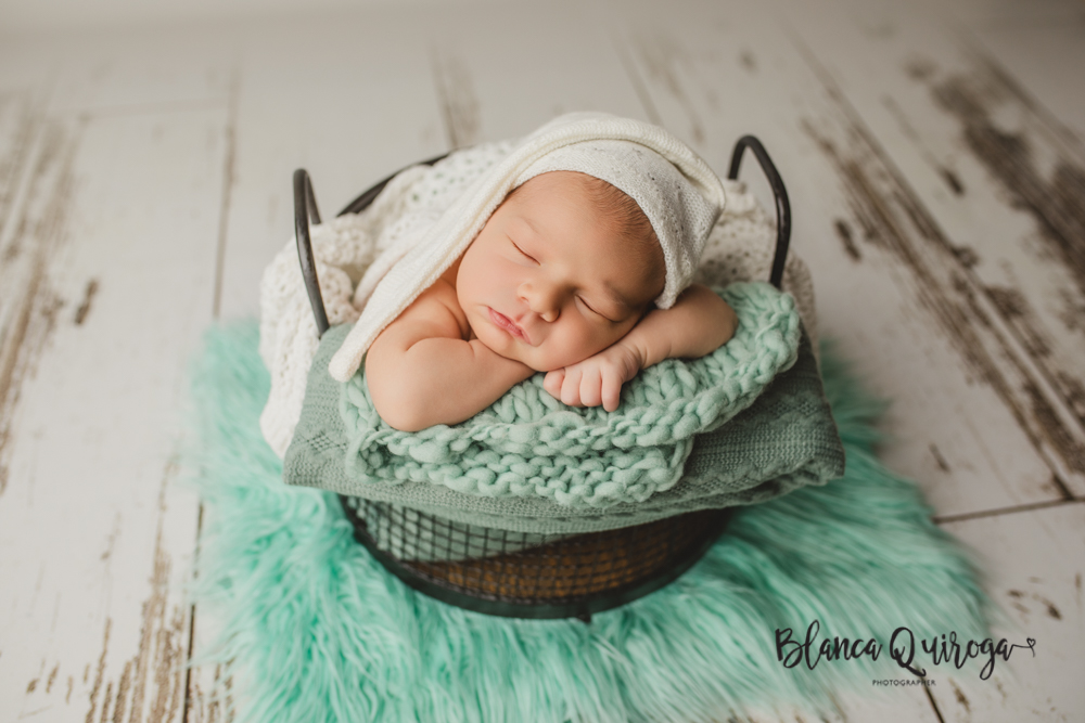 Blanca Quiroga. Fotografía bebe, recién nacido, Newborn estudio sevilla