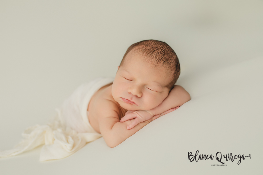 Blanca Quiroga. Fotografía bebe, recién nacido, Newborn estudio sevilla