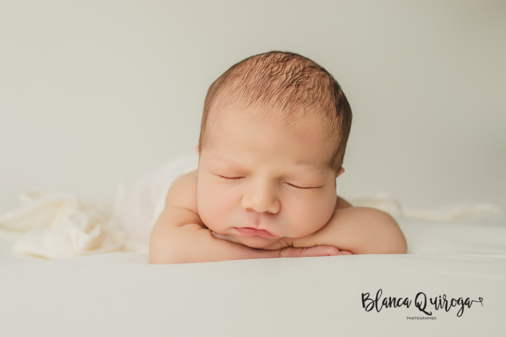 Blanca Quiroga. Fotografía bebe, recién nacido, Newborn estudio sevilla