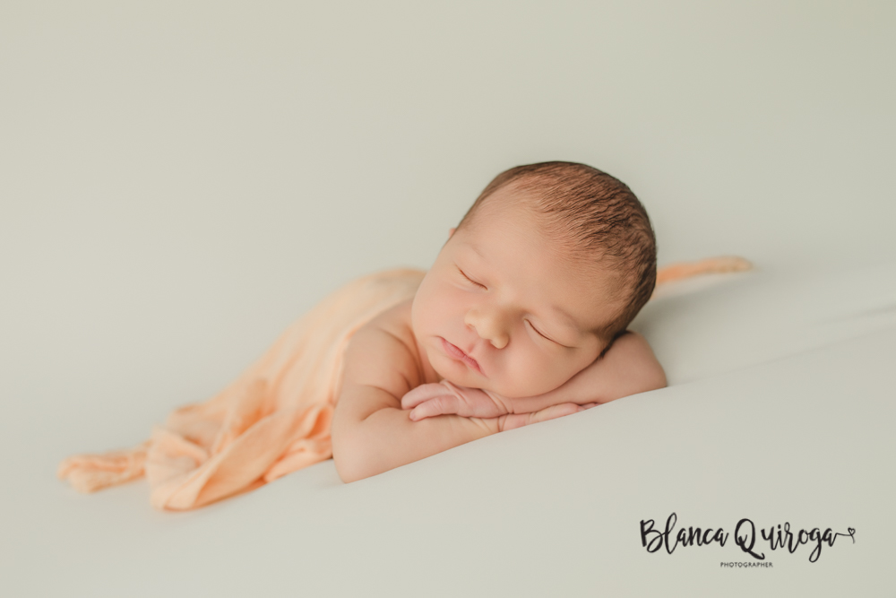Blanca Quiroga. Fotografía bebe, recién nacido, Newborn estudio sevilla
