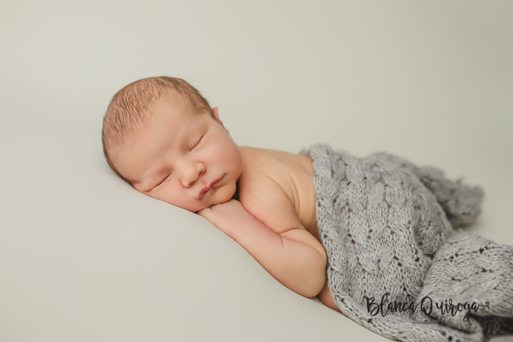 Blanca Quiroga. Fotografía bebe, recién nacido, Newborn estudio sevilla
