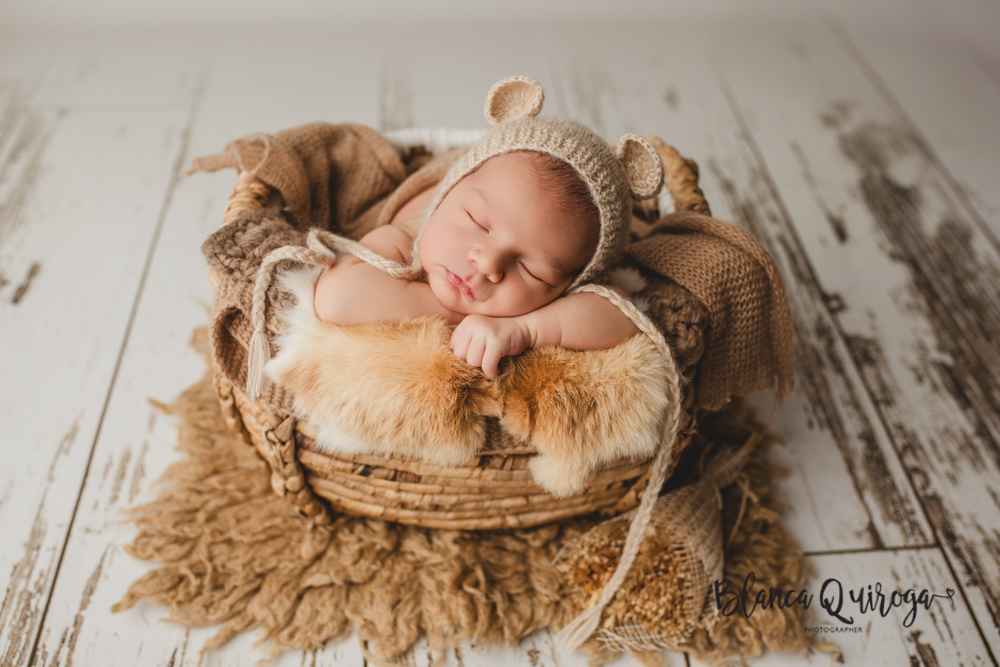 Blanca Quiroga. Fotografía bebe, recién nacido, Newborn estudio sevilla