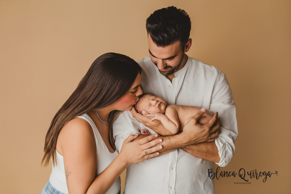Blanca Quiroga. Fotografía bebe, recién nacido, Newborn estudio sevilla