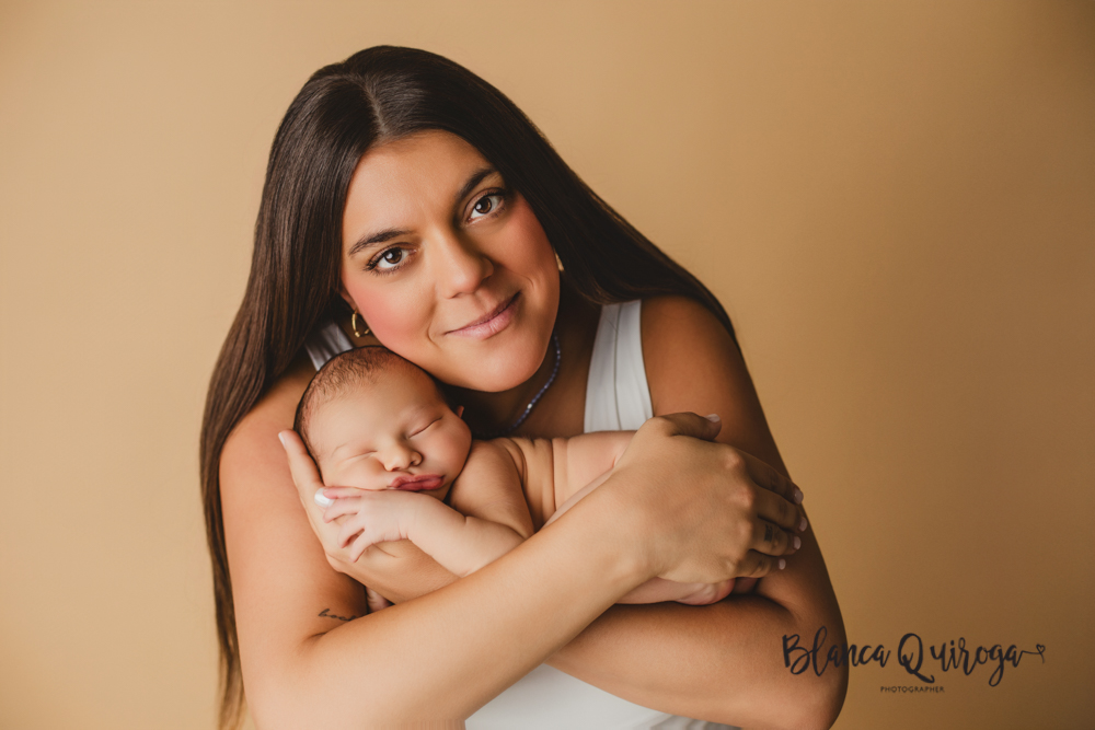 Blanca Quiroga. Fotografía bebe, recién nacido, Newborn estudio sevilla