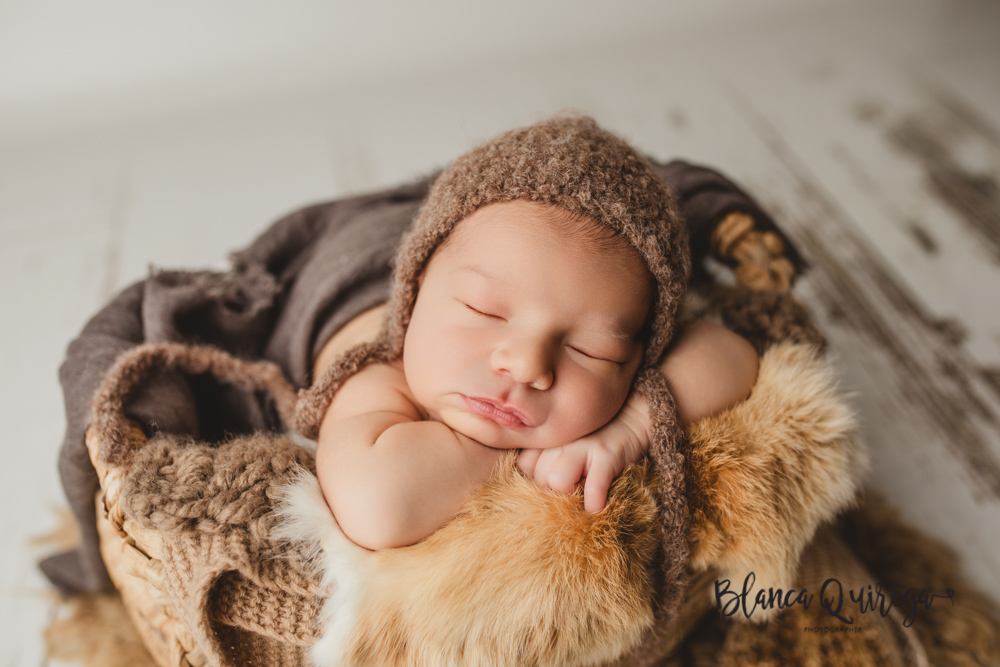 Blanca Quiroga. Fotografía bebe, recién nacido, Newborn estudio sevilla