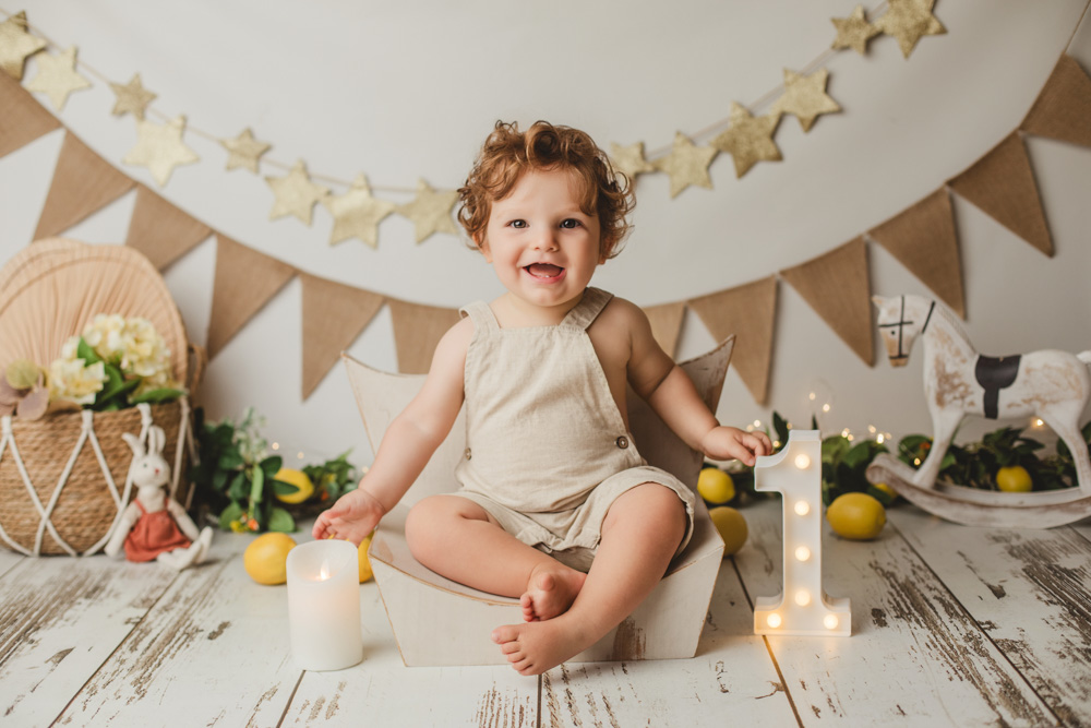 BlancaQuiroga. Fotografía seguimiento 1º año bebé en estudio en Sevilla