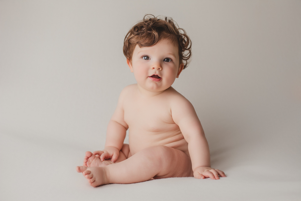 BlancaQuiroga. Fotografía seguimiento 1º año bebé en estudio en Sevilla