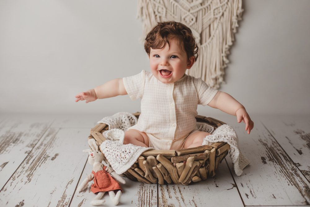 BlancaQuiroga. Fotografía seguimiento 1º año bebé en estudio en Sevilla