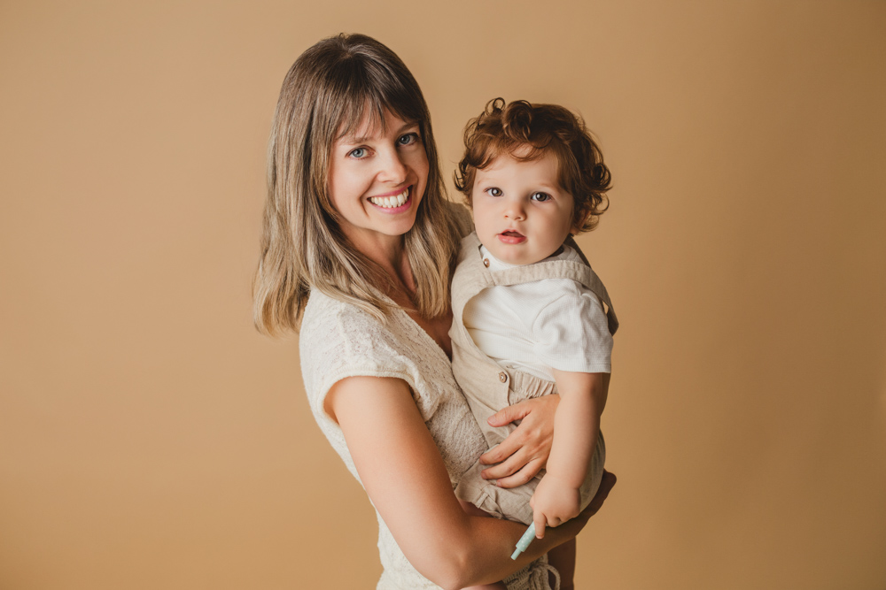 BlancaQuiroga. Fotografía seguimiento 1º año bebé en estudio en Sevilla