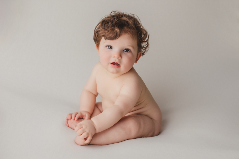 BlancaQuiroga. Fotografía seguimiento 1º año bebé en estudio en Sevilla