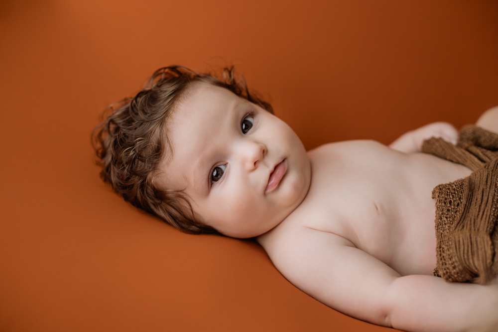 BlancaQuiroga. Fotografía seguimiento 1º año bebé en estudio en Sevilla