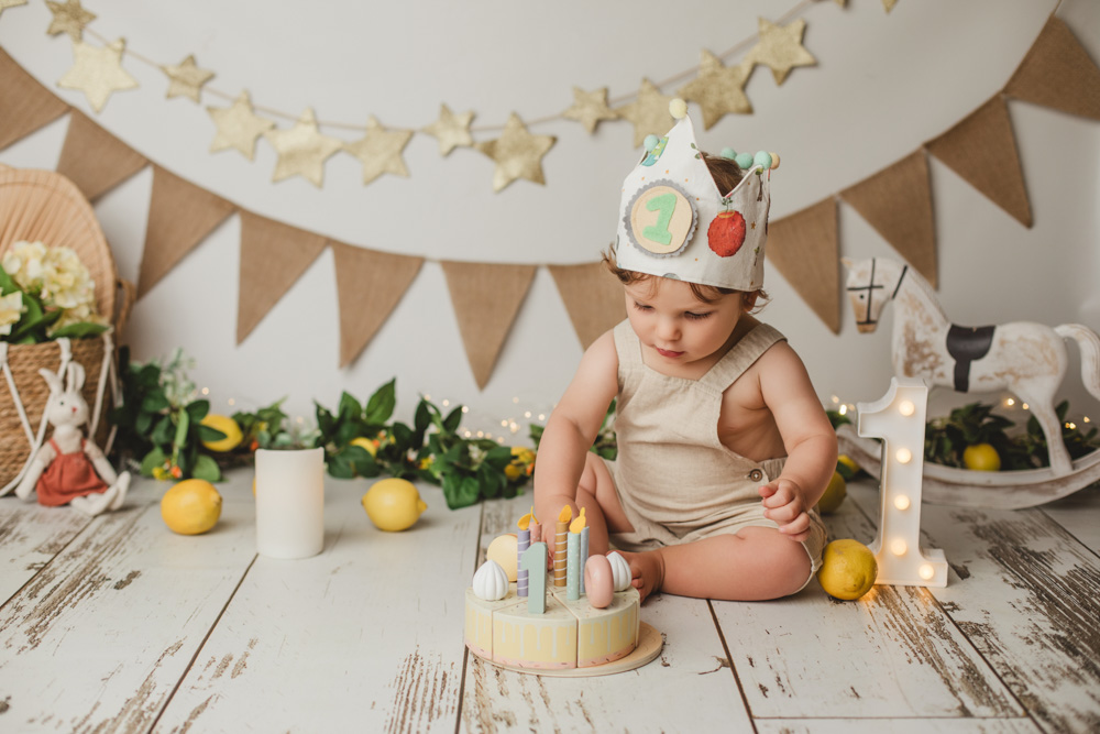 BlancaQuiroga. Fotografía seguimiento 1º año bebé en estudio en Sevilla