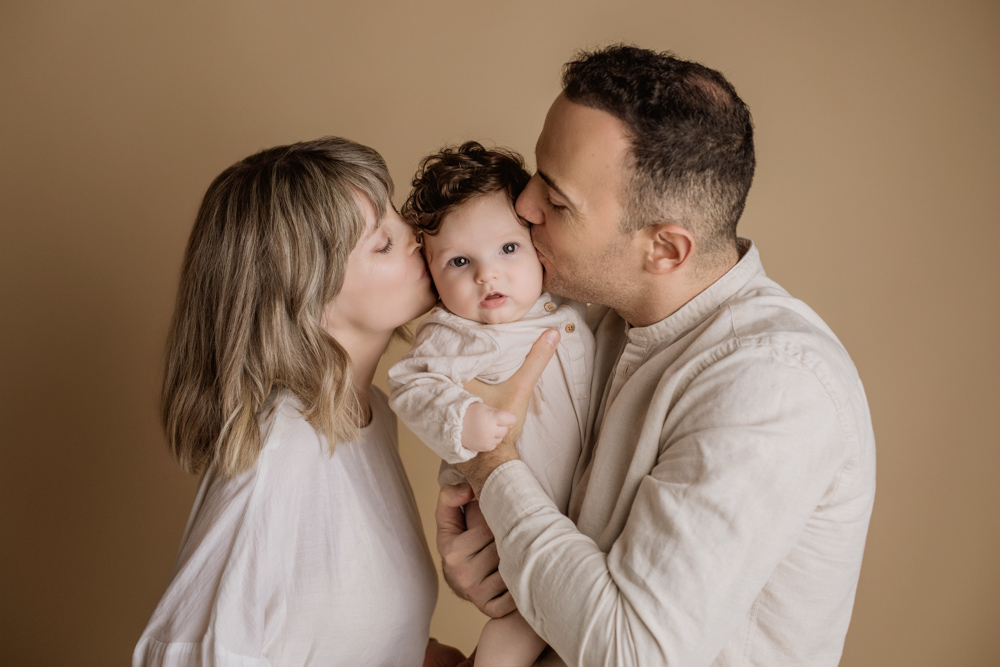 BlancaQuiroga. Fotografía seguimiento 1º año bebé en estudio en Sevilla