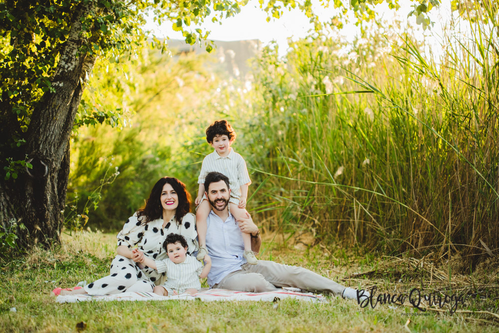 Blanca Quiroga. Fotografía familia exteriores Sevilla